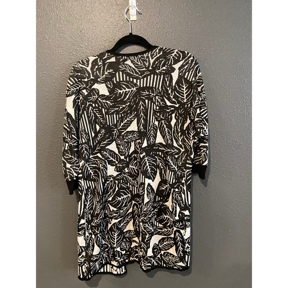 Zozo Black and White Patterned Cardigan - Picture 2 of 3